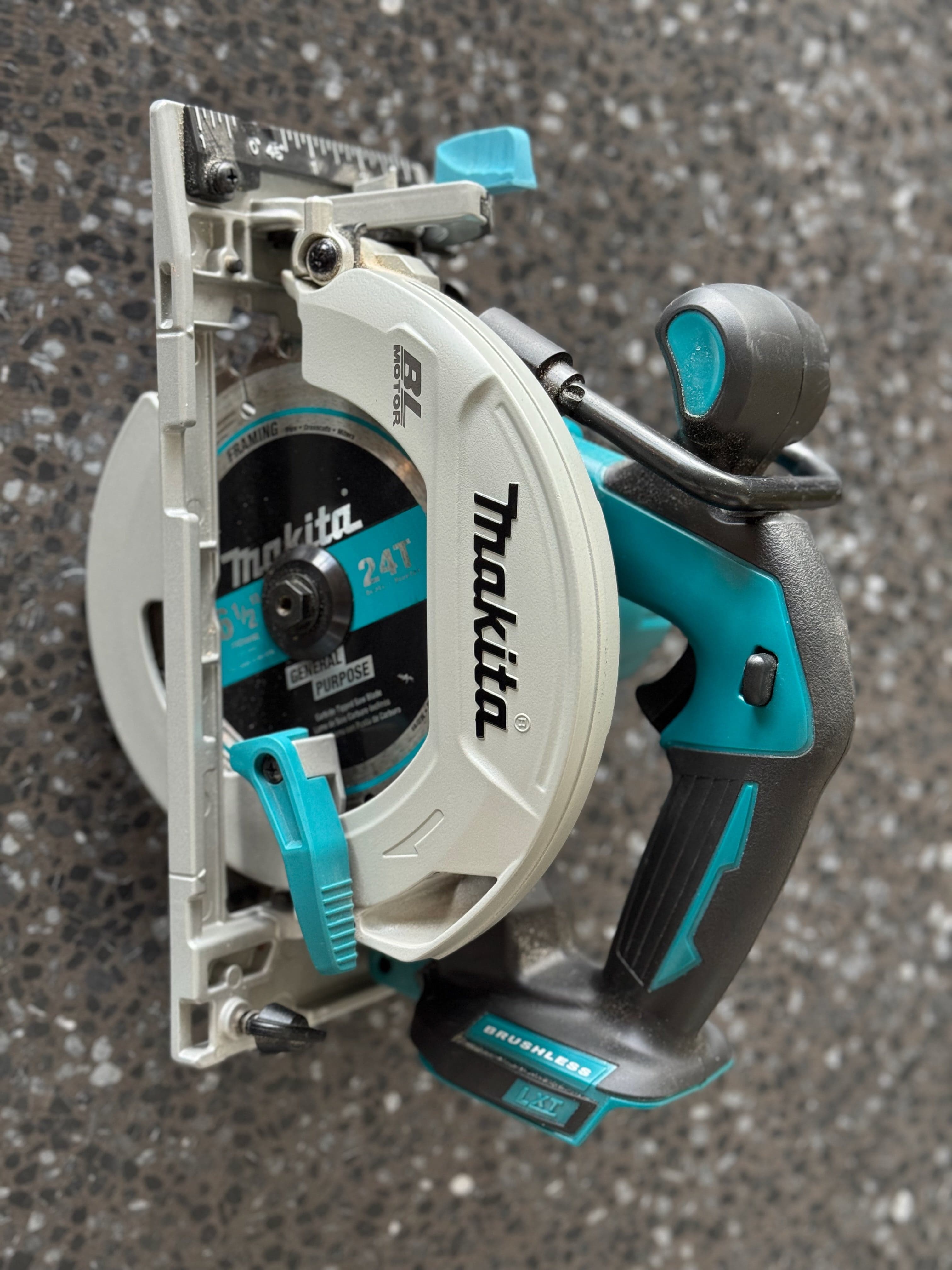 Second Chance Tools Makita  XSH03 Cordless Circular Saw